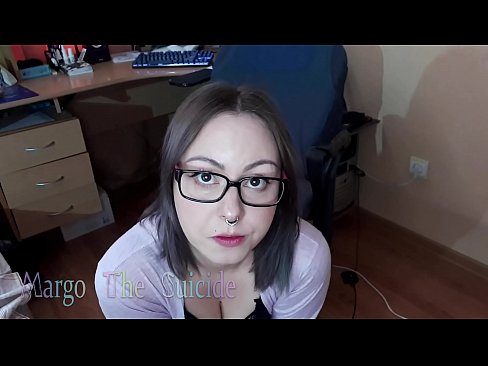 ❤️ Kynþokkafull stelpa með gleraugu sýgur dildó djúpt á myndavélinni ️❌ Harð klám á is.pornjimbo.ru
