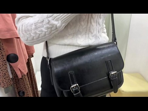 ❤️ Almenn sjálfsfróun ungrar tíkar FeralBerry með dildó í mátunarklefa ️❌ Harð klám á is.pornjimbo.ru